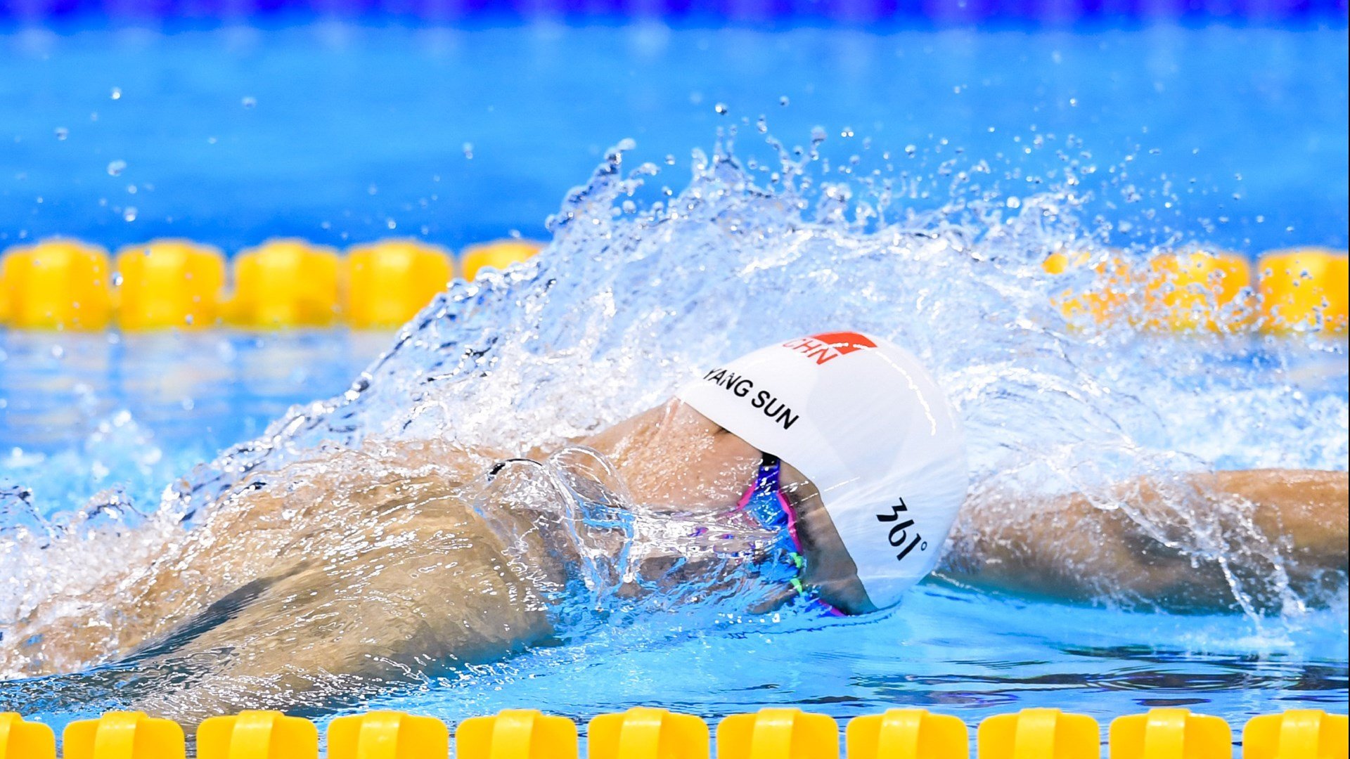 绿茵场上的逆转哲学，从伊拉克绝境重生到苏亚雷斯的硬仗艺术