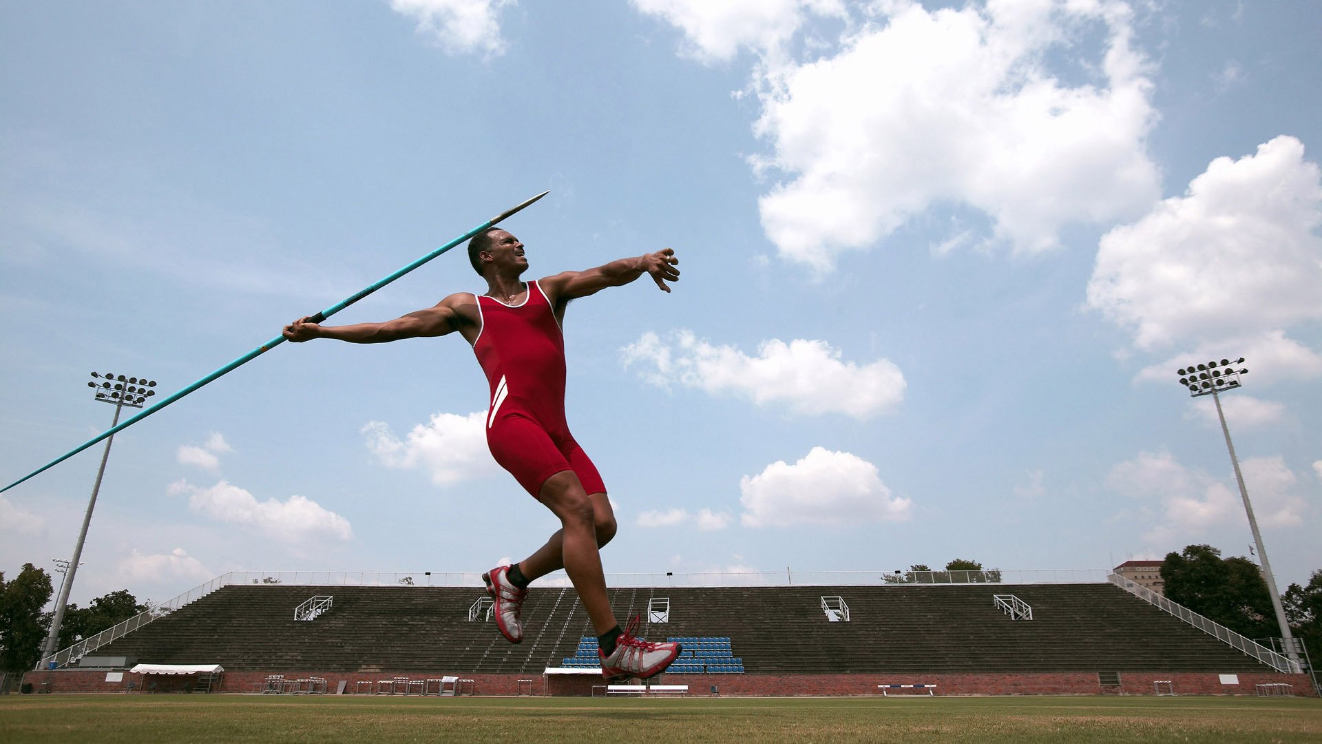 末节之王乔治接管比赛,上海队强势晋级送新疆队回家