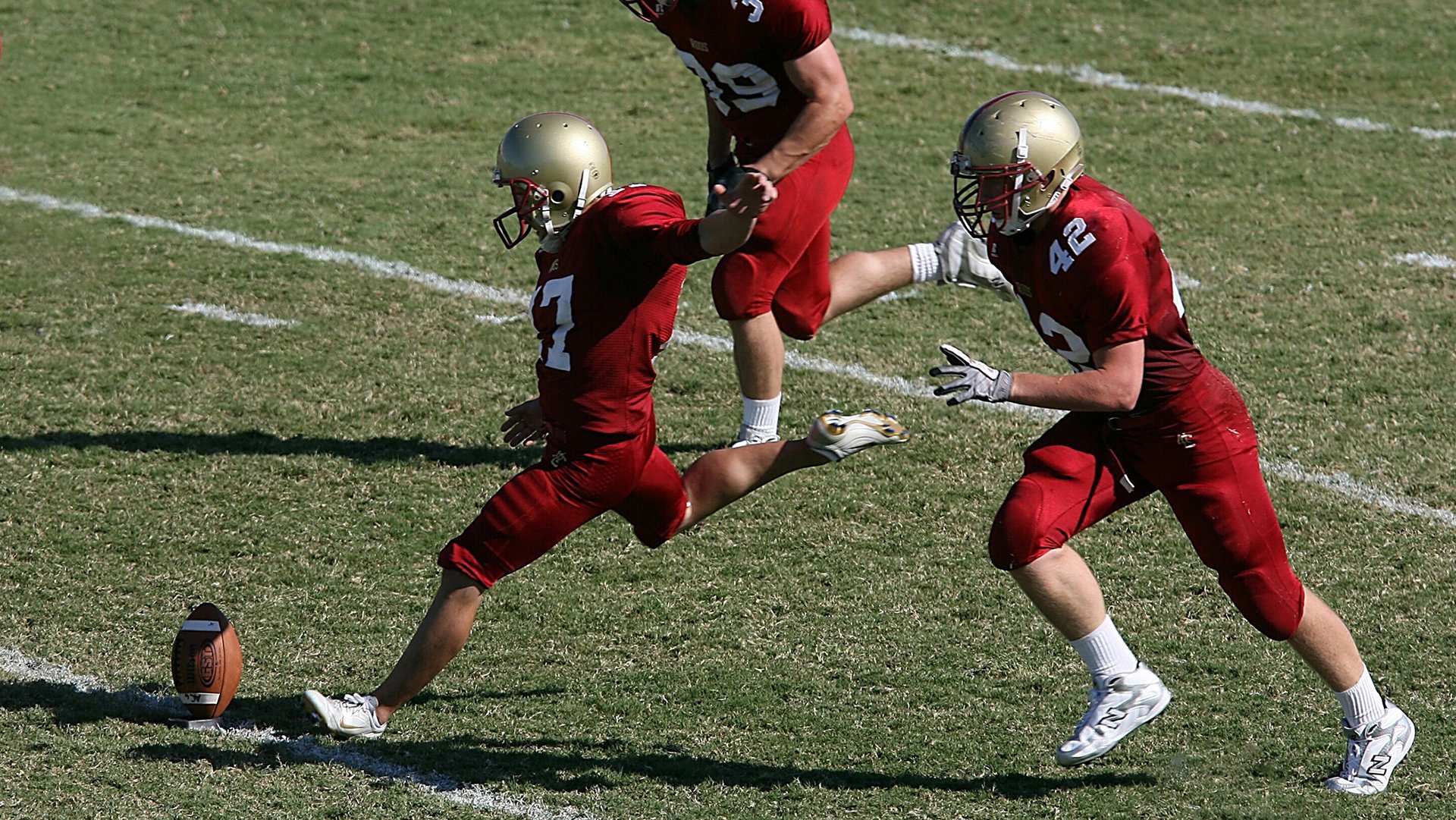 圣西罗风暴，AC米兰横扫曼联，阿什拉夫刷新纪录之夜