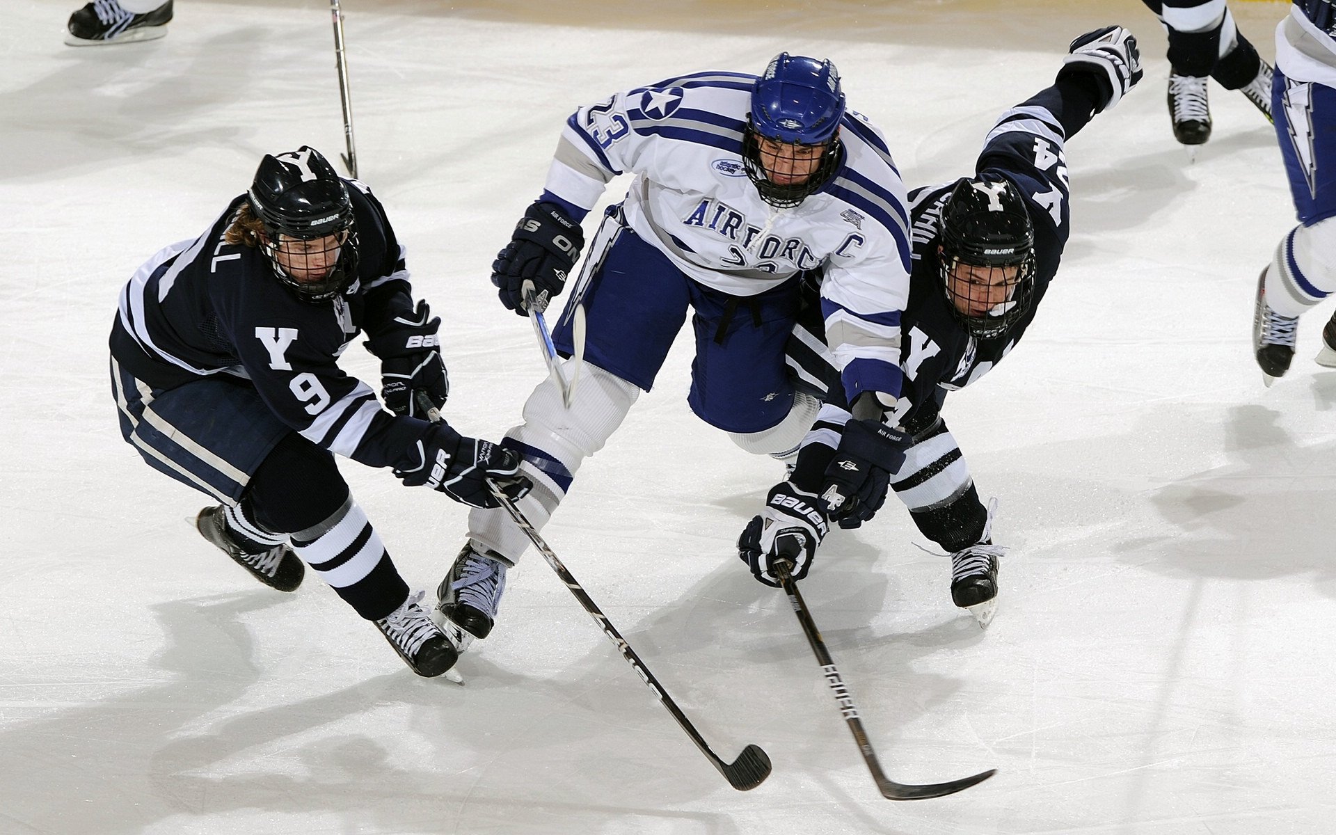 魔术鏖战鹈鹕，利拉德惊艳四座，一场改写格局的传奇对决